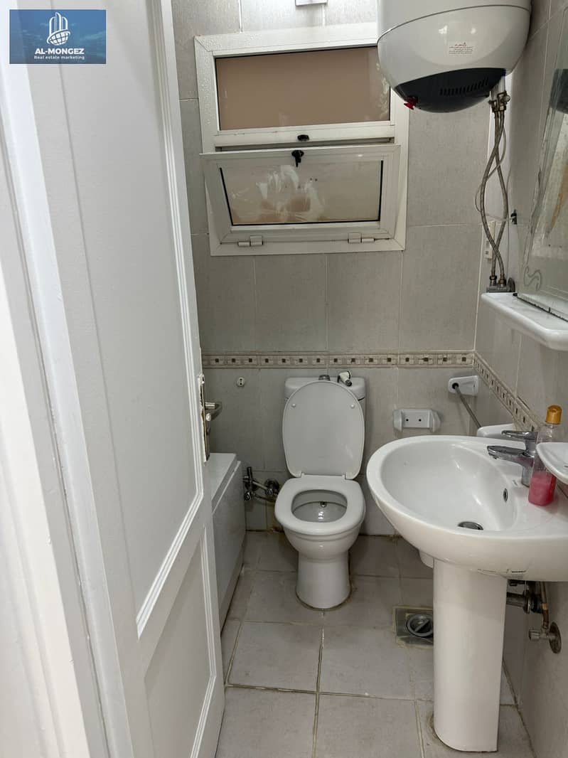 12 7602409e-98fd-4e38-ba4a-9b54cd558df3. jpg