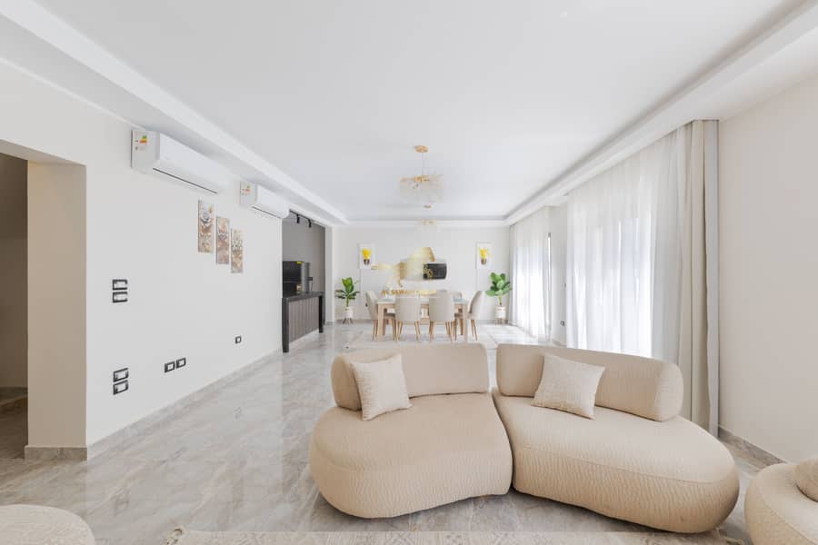 2 IMG_9197-Edit. jpg