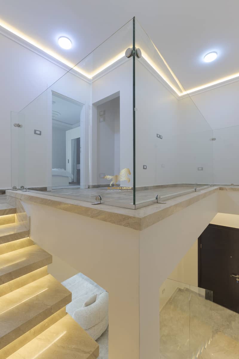 12 IMG_9302-Edit. jpg