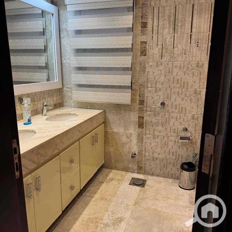 11 dcff3802-43ac-4671-a906-7bb1629b9590. jpg