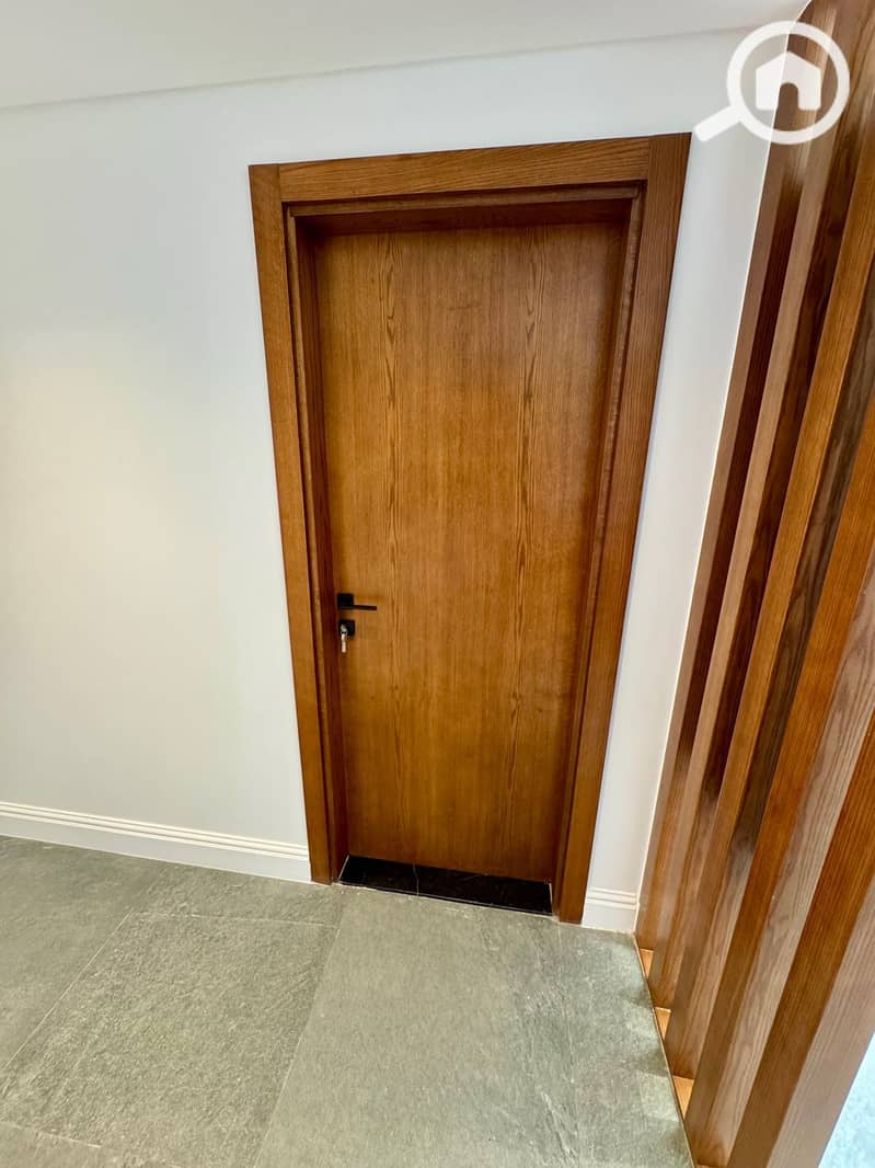 12 WhatsApp Image 2025-10-29 at 14.22. 25. jpeg