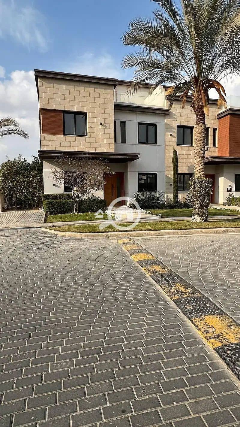 8 32833767-800x600 (1). jpg