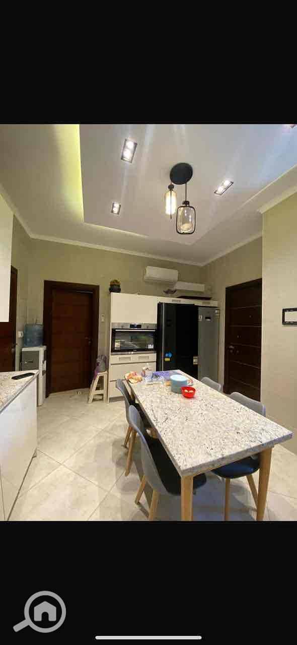 3 b6412cfe-5b45-417a-98ec-cafd618e83ad. jpg