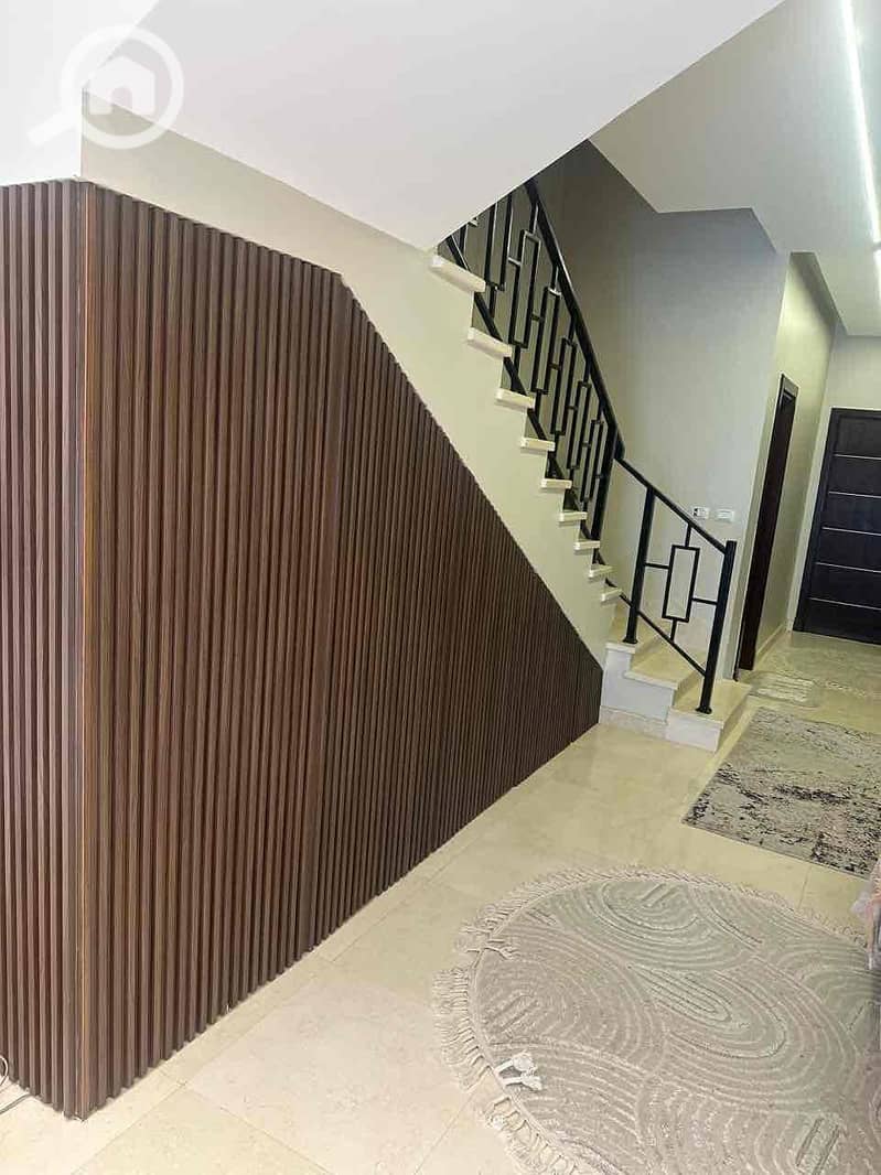 5 3ee7c100-9861-4b03-8245-01a373c61ca4. jpg