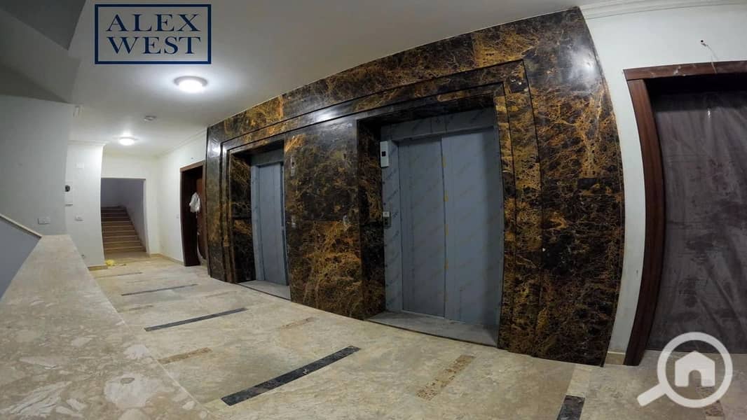 16 e8b91f7c-f937-4497-b67e-ad41c1f33aab. jpg