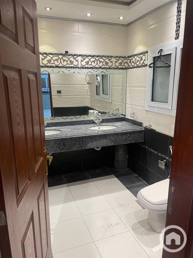 11 0a2269d4-121f-4c90-a6c2-46519d013c44. jpeg