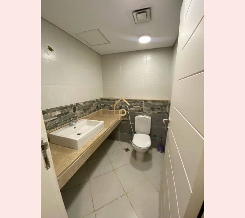 5 WhatsApp Image 2025-11-06 at 5.57. 03 PM. jpg