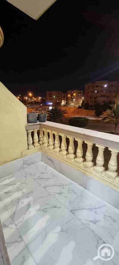 شقة 3 غرف نوم للايجار في الشيخ زايد، الجيزة - IMG-20251220-WA0009. jpg