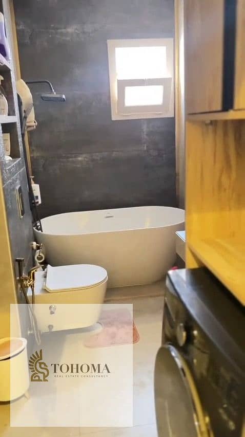 8 337f53c7-29bc-41d7-8161-1edf1de11879. jpg