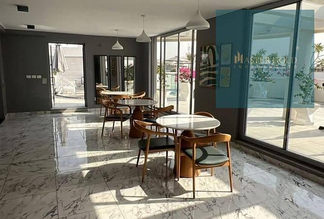 3 8270567-8e928o. jpg