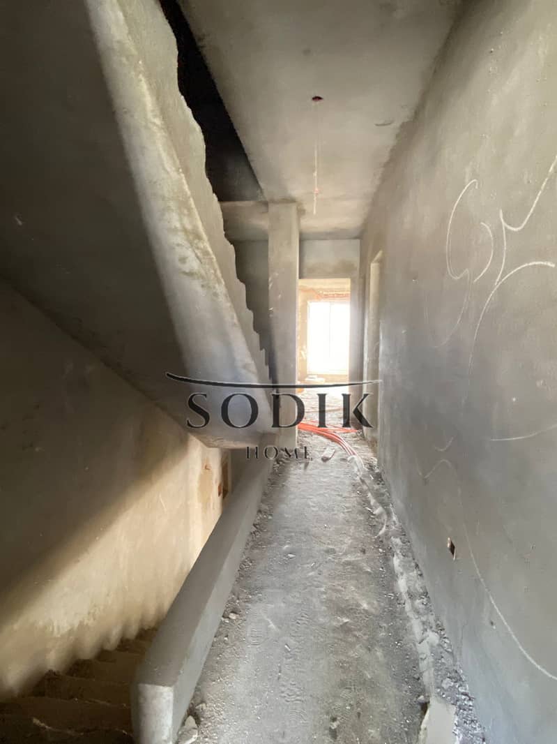 6 60dcbcbf-7913-41eb-bf4f-7a4e64c47564. jpg