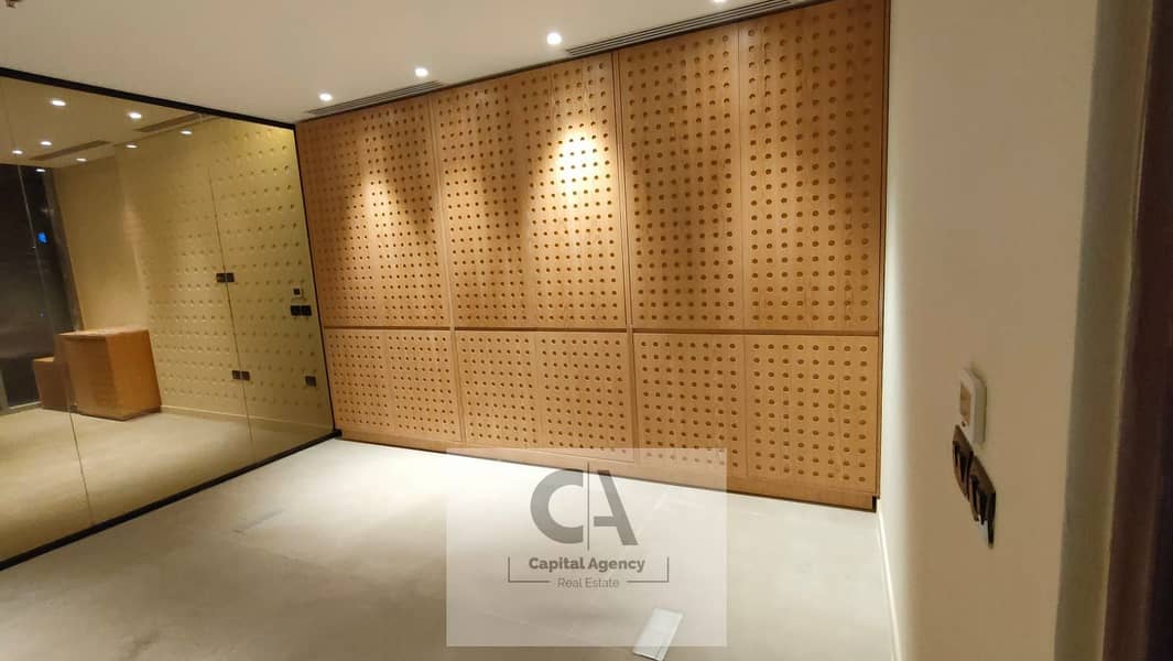 12 fb5980b7-48de-4b81-a34b-6ae211221a21. jpg