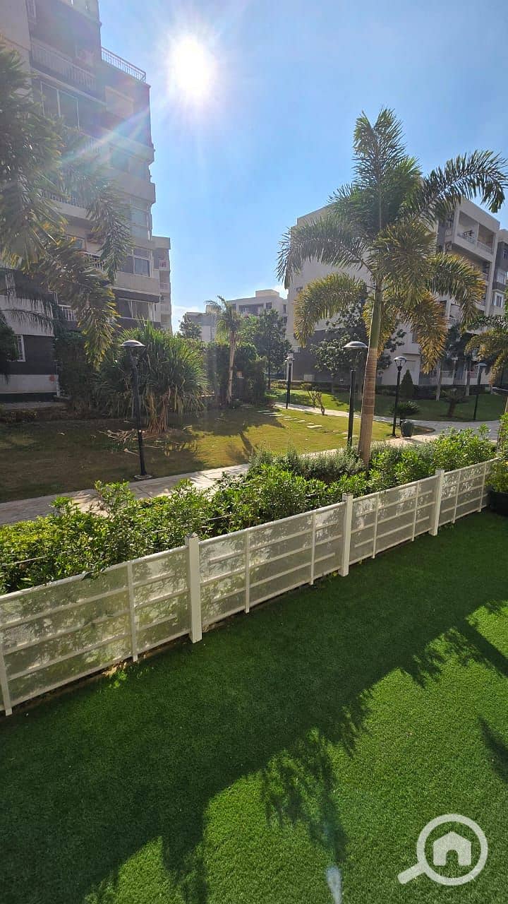 13 933554a1-16b9-45a9-bb37-68f4890b4fe0. jpg