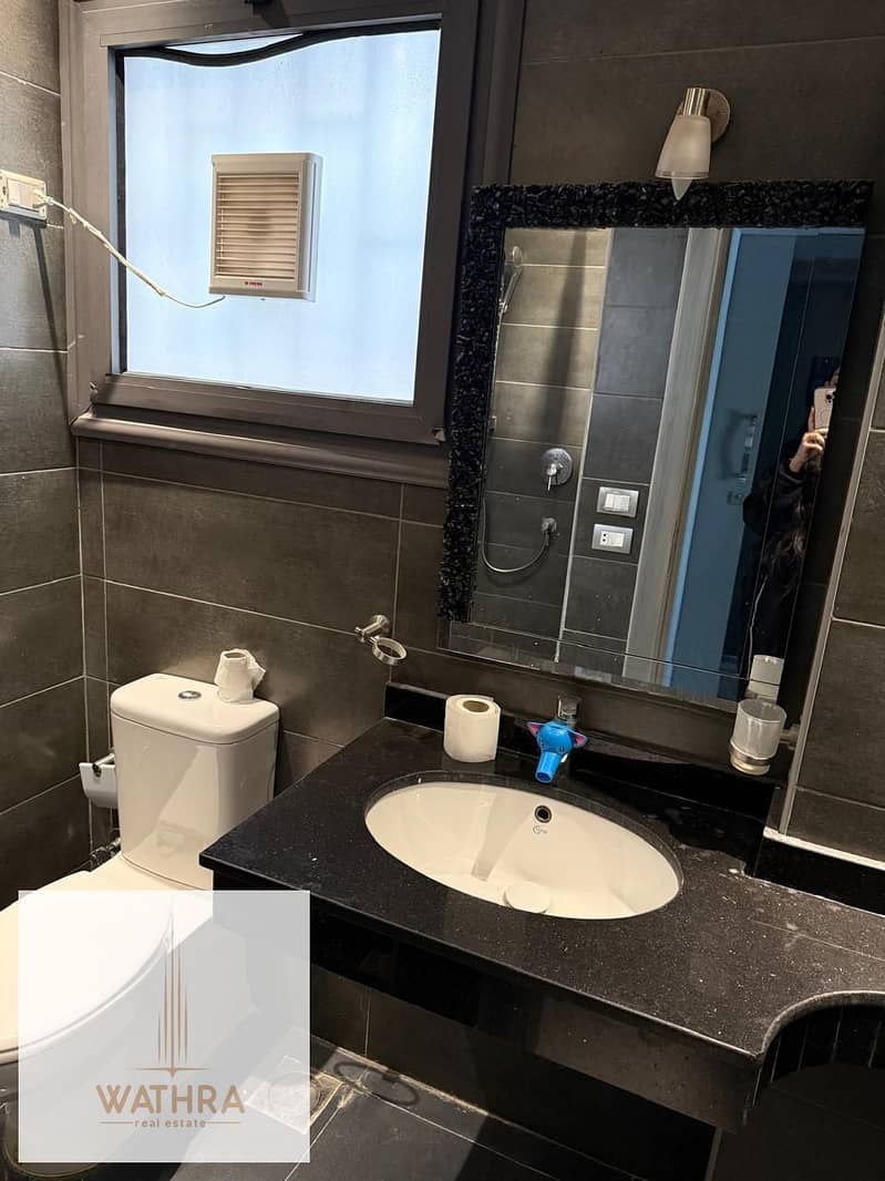 4 a49a2e84-34f5-496f-b9f8-9cd78f792b54. jpg