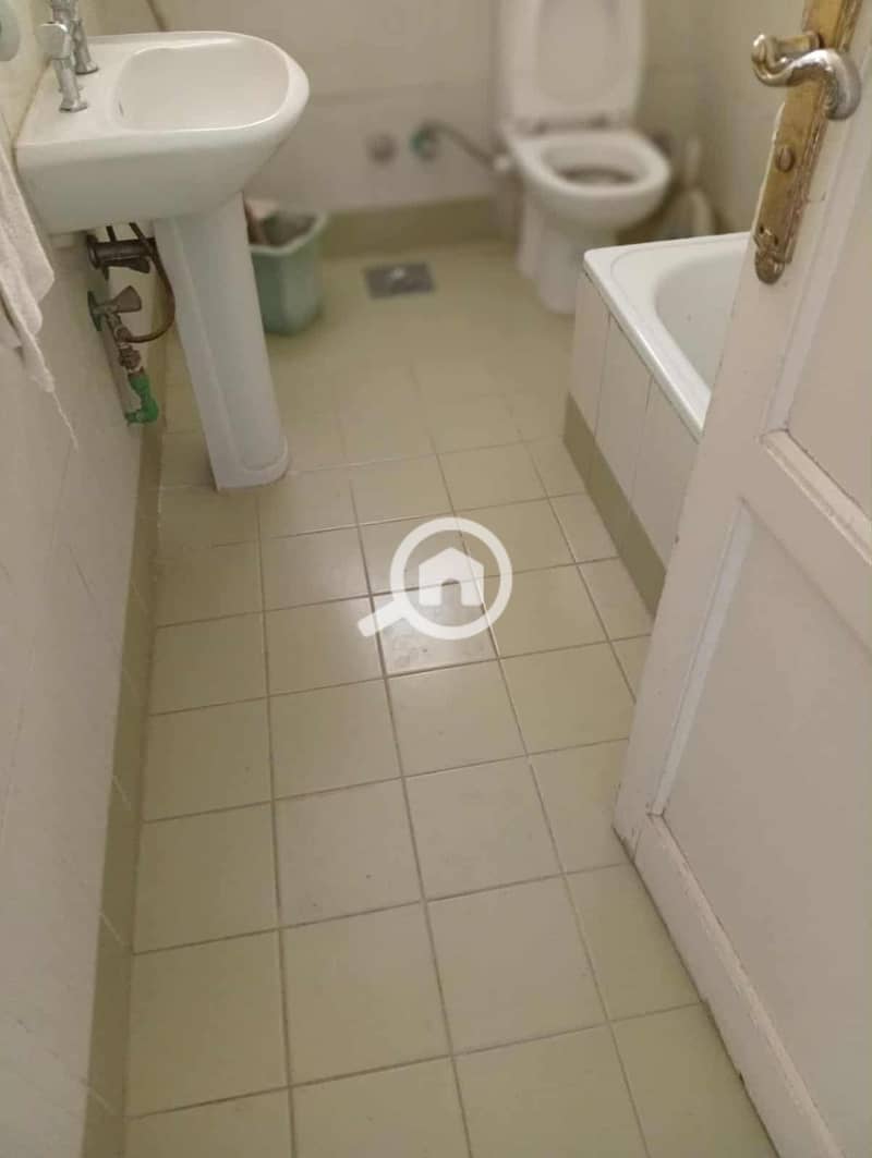 9 5398a329-1d0b-4822-bf6c-18c5e5942400. jpg