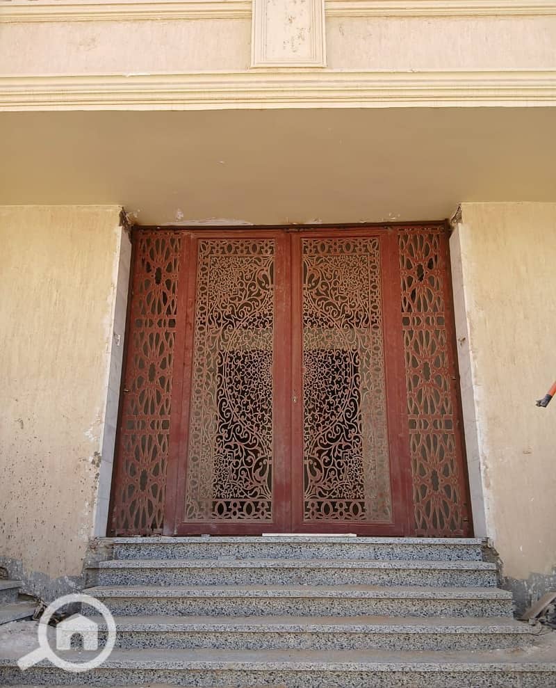 2 8a773bcc-caa1-4eb6-8370-13872e41281a. jpg