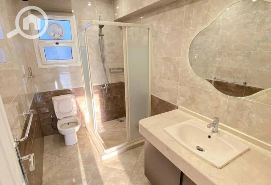 10 8435089-71f62o. jpg