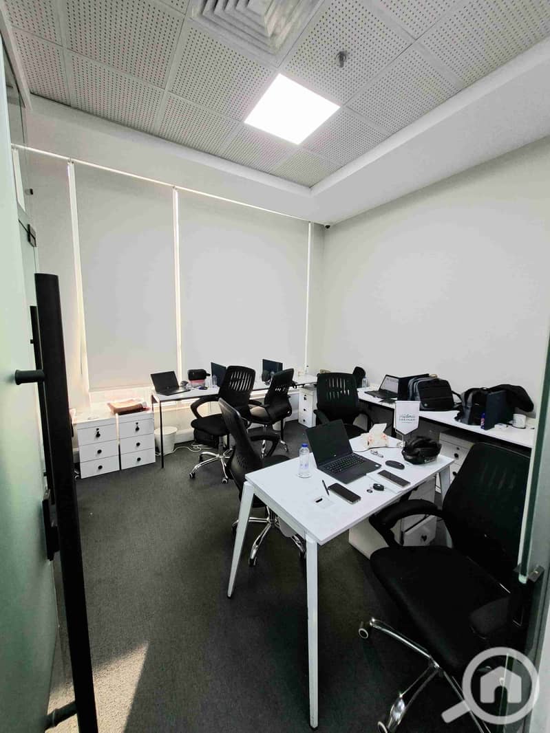 2 motion_photo_7143288673078828912. jpg