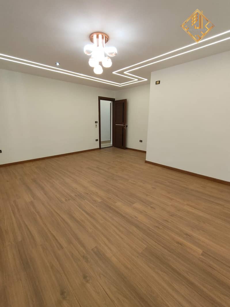 2 WhatsApp Image 2025-10-14 at 15.13. 37 (2). jpeg