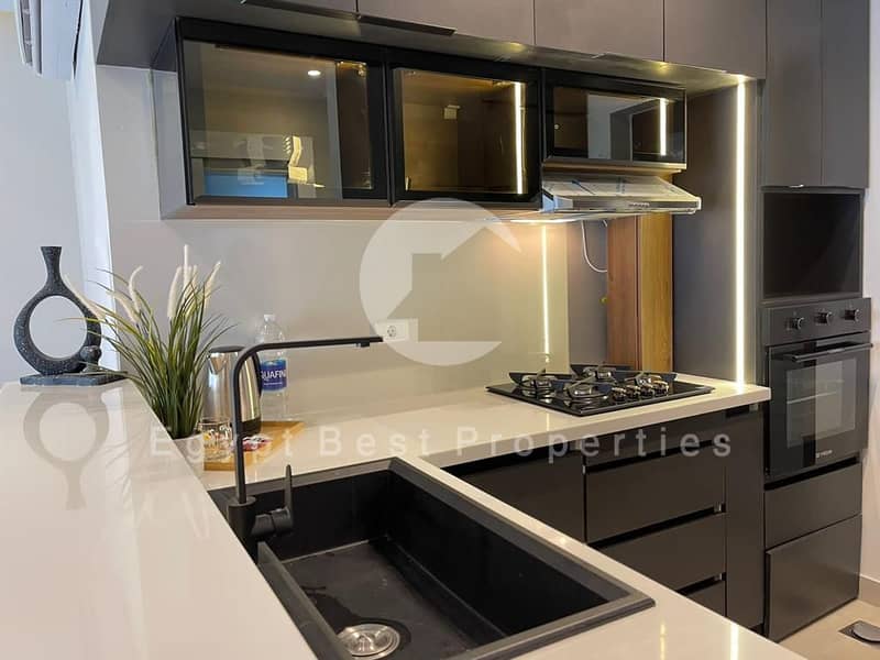 5 7f801d17-c3da-418a-8fc5-cf7e3614a80c. jpg