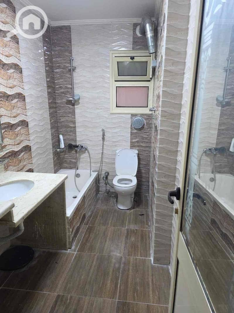 4 284e3db5-8e2e-44b4-96e0-7ffd7e97c594. jpg