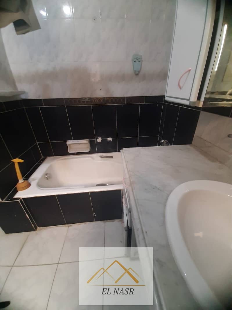 17 338b026e-6cc7-4095-a7de-349967a1f949. jpg