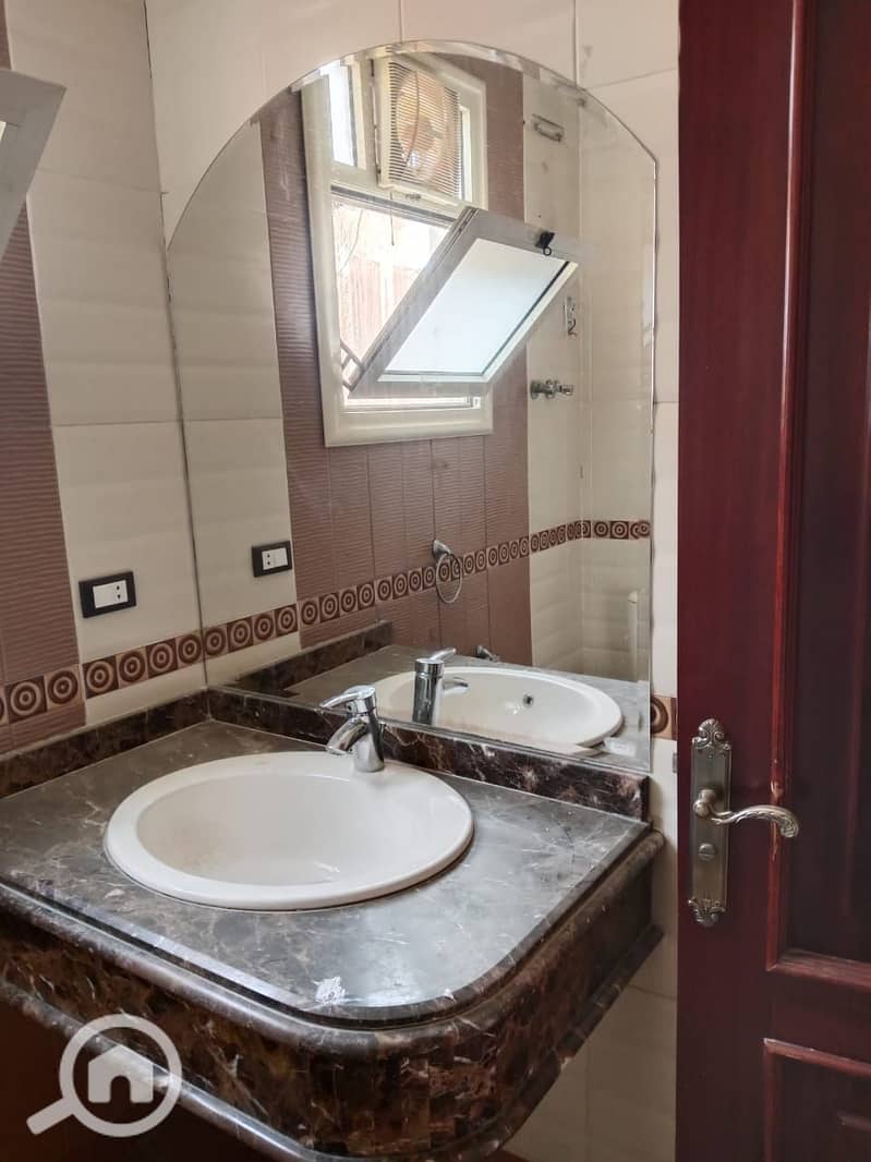 5 782f1861-0fa3-4b78-ad57-b411d2d366a4. jpg