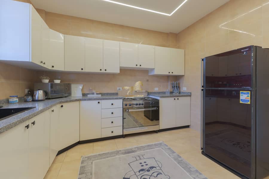 12 IMG_7390-Edit. jpg