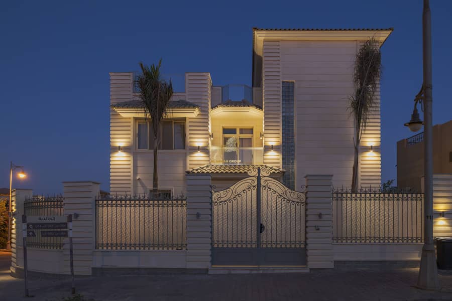 33 IMG_7594-Enhanced-NR-Edit. jpg