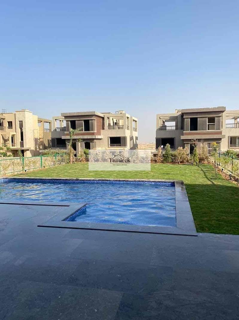 10 9695c118-6ec6-490f-ad99-e871d7d3ae45. jpg