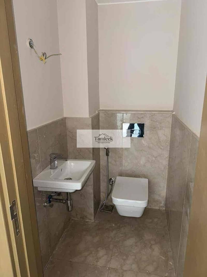 2 21303e25-1c92-4912-b0d2-65de74f2fb6f. jpg