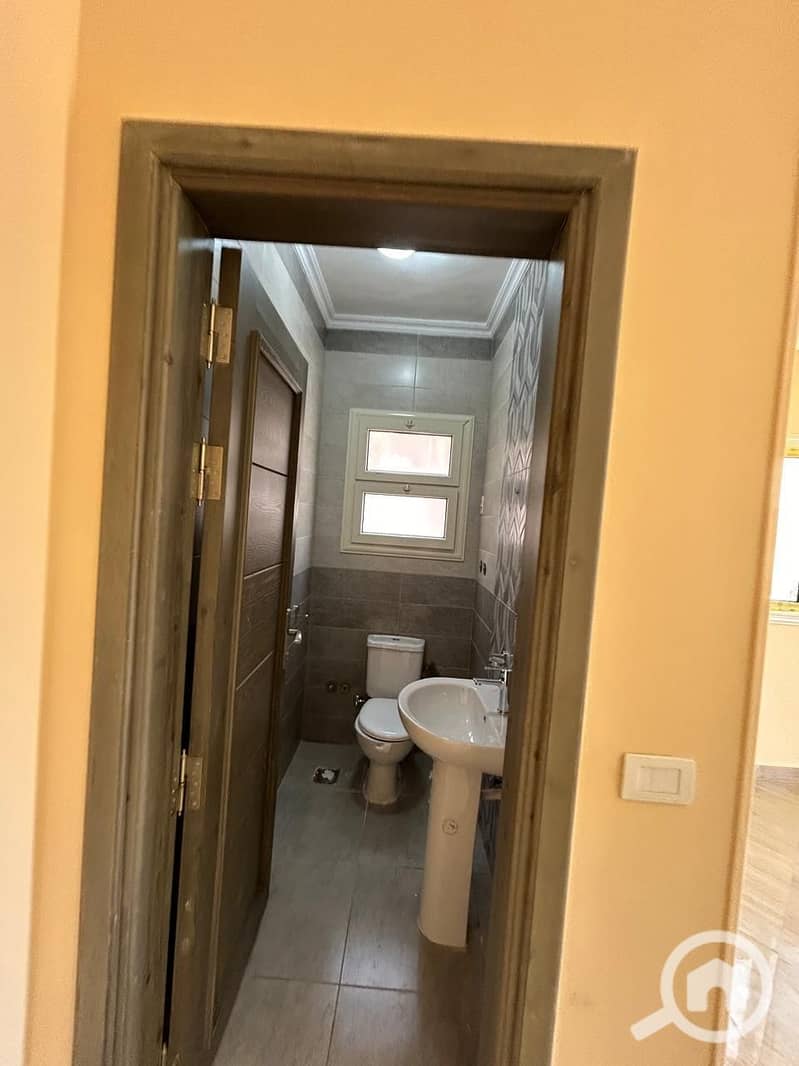 17 WhatsApp Image 2025-09-13 at 18.29. 49_a2b6acf2. jpg