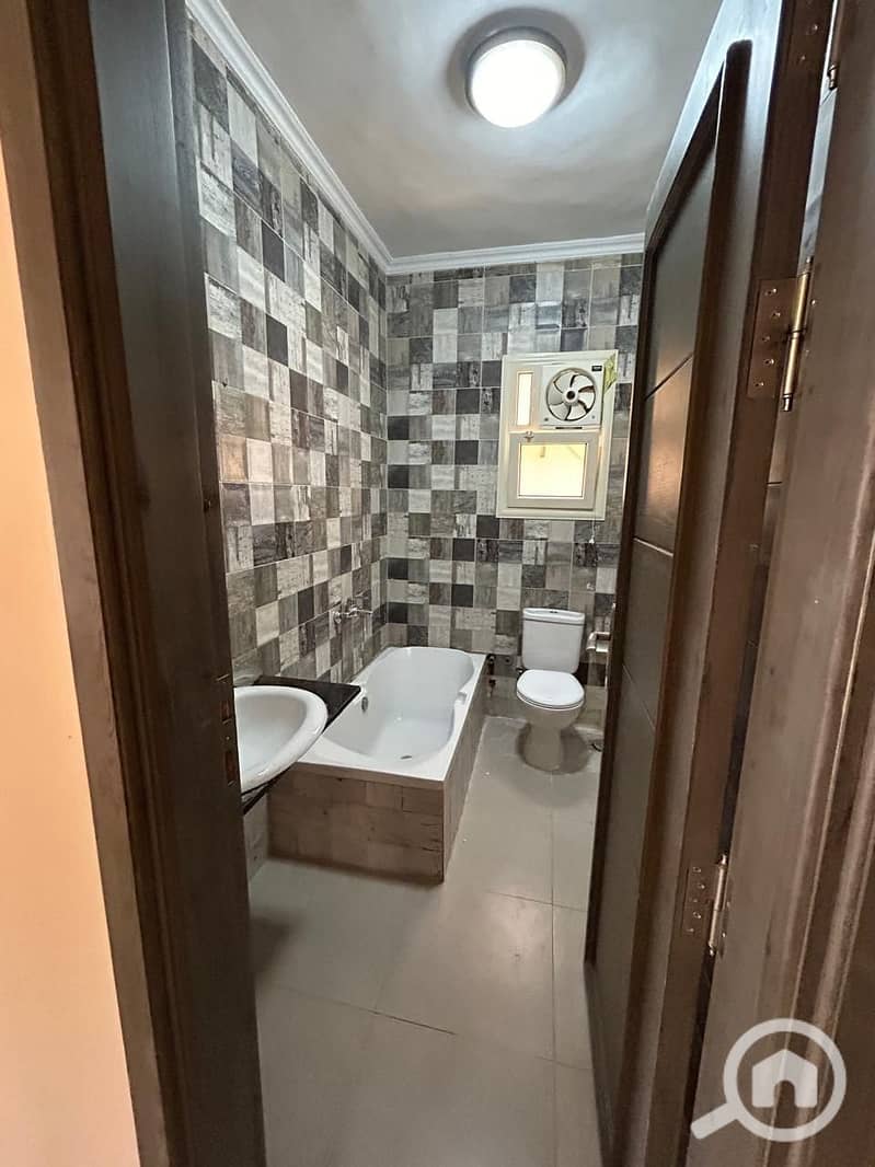 22 WhatsApp Image 2025-09-13 at 18.29. 50_baeb1423. jpg