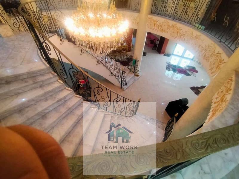 2 c2ee4773-30c2-46f0-a047-72b430f61632. jpg