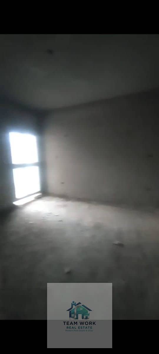 2 0f4c8737-c85d-4bc4-a7cf-381218d49936. jpg