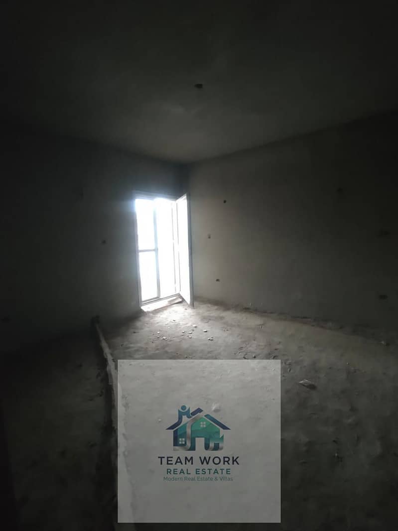 4 49d428e0-3c1e-445f-a7f1-27c39ed4acee. jpg