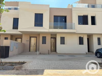 3 Bedroom Twin House for Sale in Sheikh Zayed, Giza - e0306960-216e-473c-9268-99675c2e0ece. jpeg 3 Bedroom Twin House for Sale in Sheikh Zayed, Giza - e0306960-216e-473c-9268-99675c2e0ece. jpeg