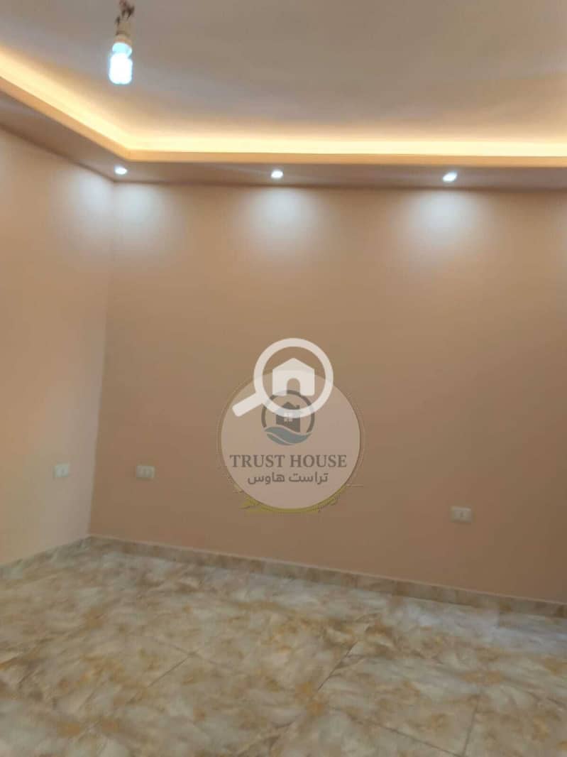 8 WhatsApp Image 2025-12-21 at 15.50. 59 (2). jpeg