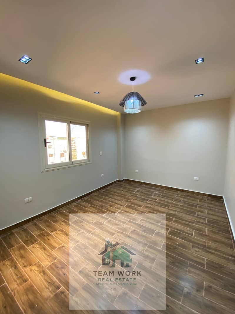 8 930eb66c-d63a-47f5-9876-e3e619a8bf29. jpg