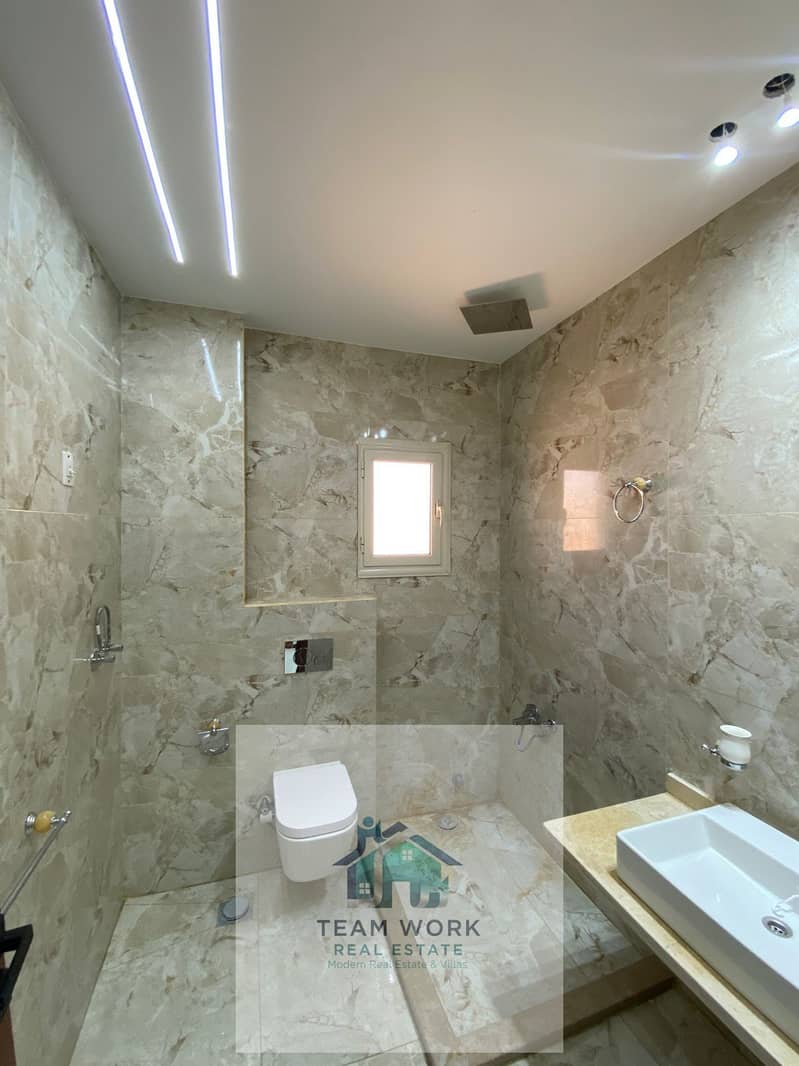 12 a55778ce-ab23-4b67-a3cf-e1f2122a6ba7. jpg