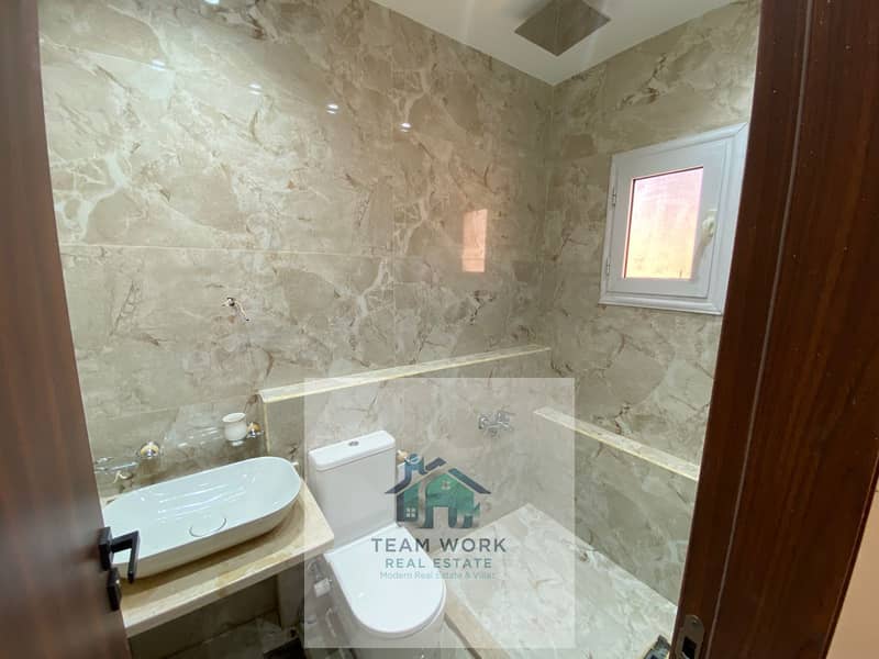 15 d9aea7ae-1bf4-47ce-a436-01535cdedd2d. jpg