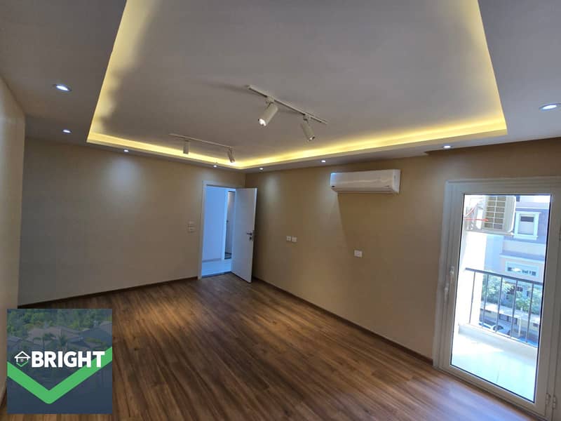 8 motion_photo_2468219346743102929. jpg