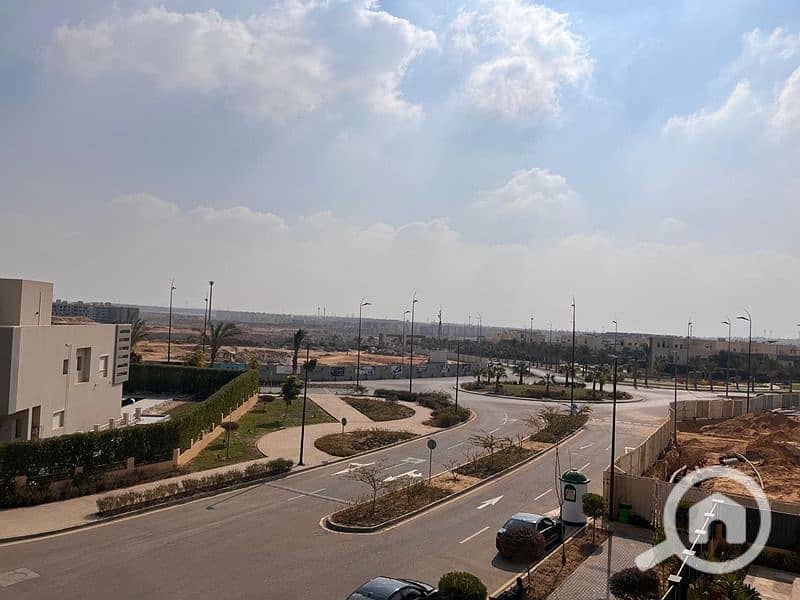 2 dfea5278-65b3-4a63-9c0c-ef2f71e6f87c. jpg