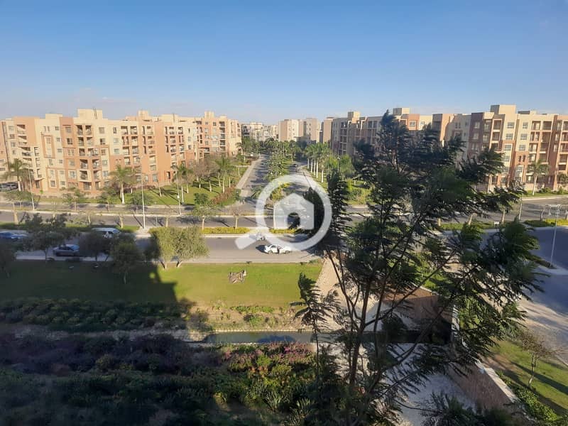 12 c68498e0-0b73-4737-a76b-e2db6f9d4efa. jpg