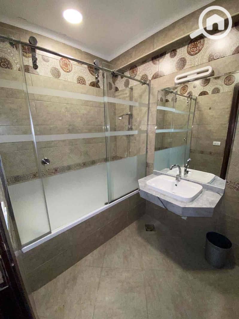 21 869ecae0-450a-4fa0-b24b-32f3e67f9c8a. jpg