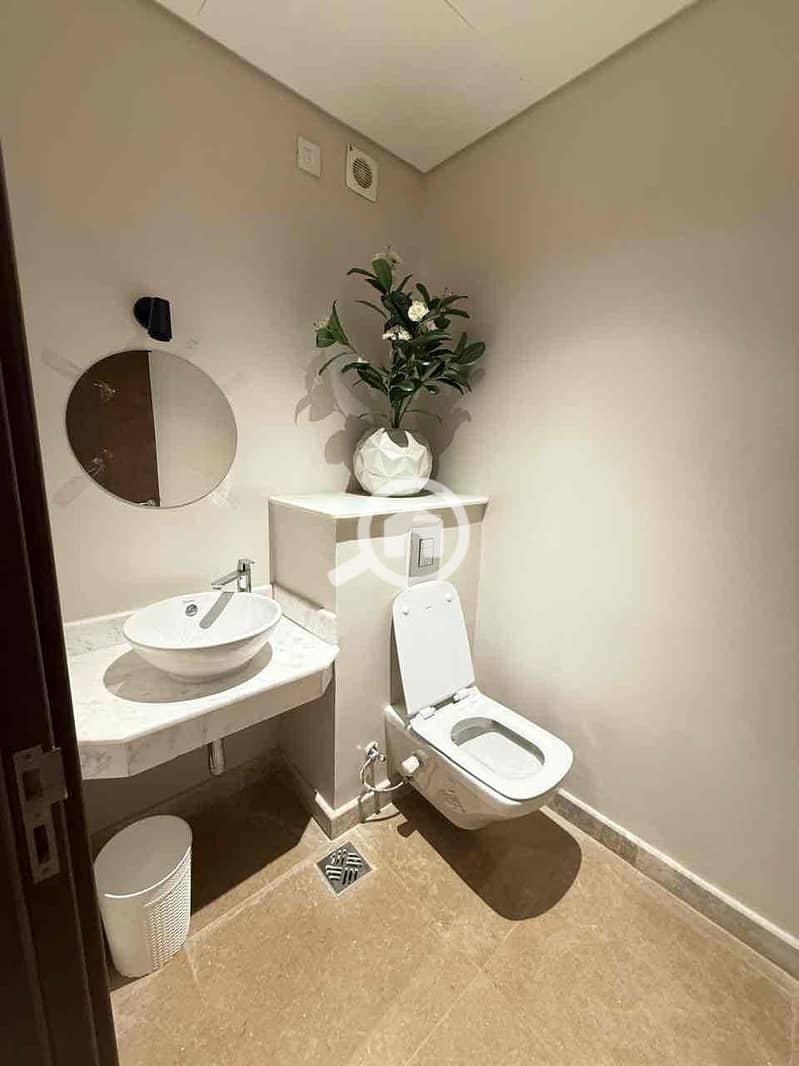 12 d0e57167-ec99-4e63-be2a-81295c525ea0. jpg