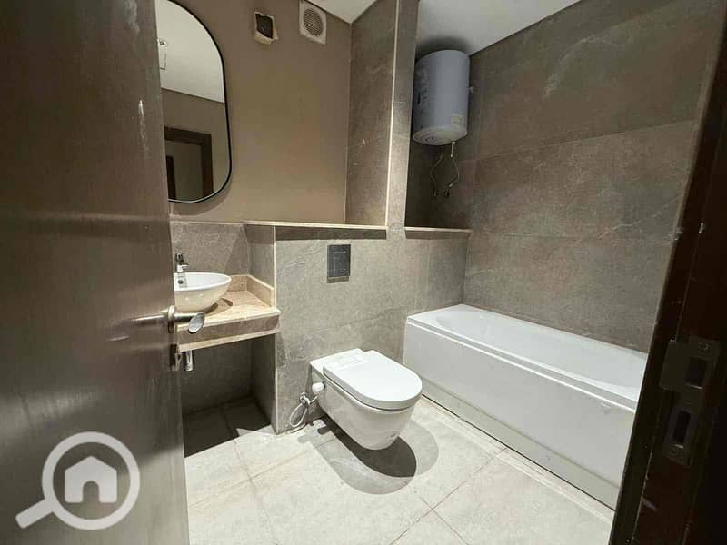 4 b104118c-2319-4dab-a32b-1711a2b7b118. jpg