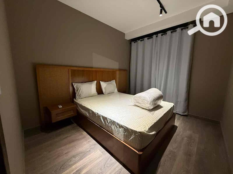 7 ede3fed7-ca77-4134-80f5-a46bba1b4863. jpg