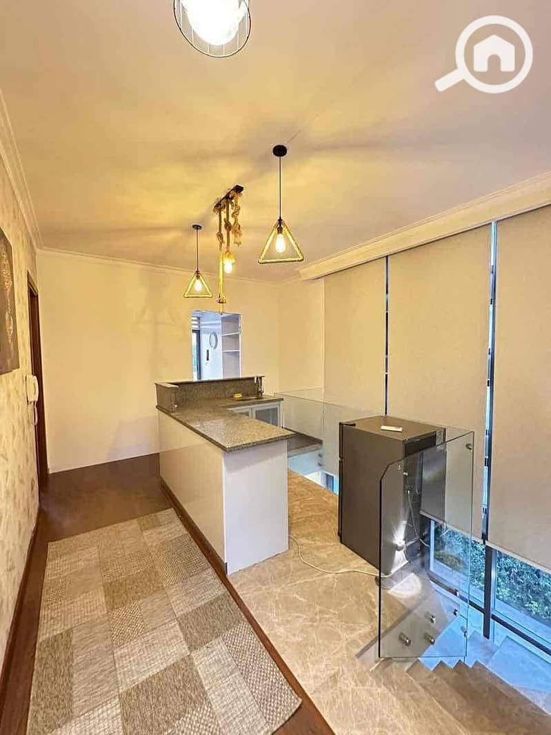 10 41b4a049-9151-4ff6-a456-1d490b7882af. jpg