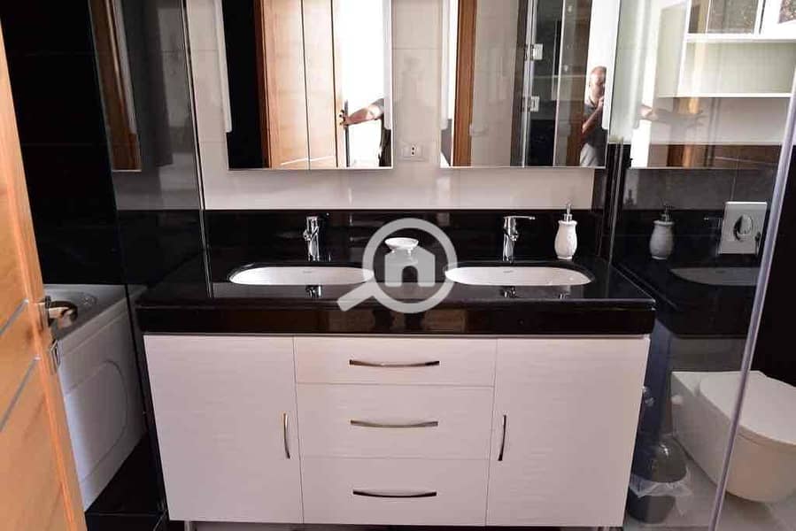 9 790069b2-f244-4e82-bd4e-dff14a77a6bc. jpg